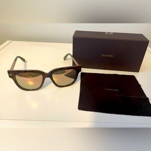NWOT Tom Ford “Tracy” style Havana colored sunglasses.